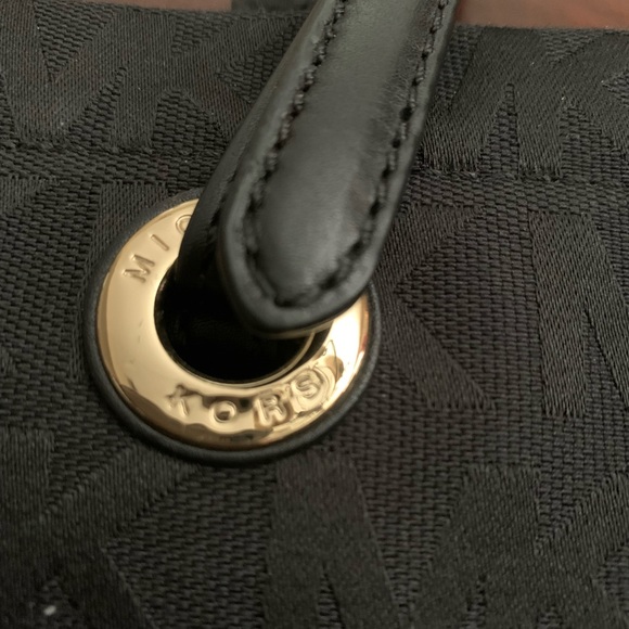 Michael Kors tote purse - Picture 3 of 8